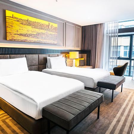 Sofitel Istanbul Taksim Hotell Eksteriør bilde Deluxe Room