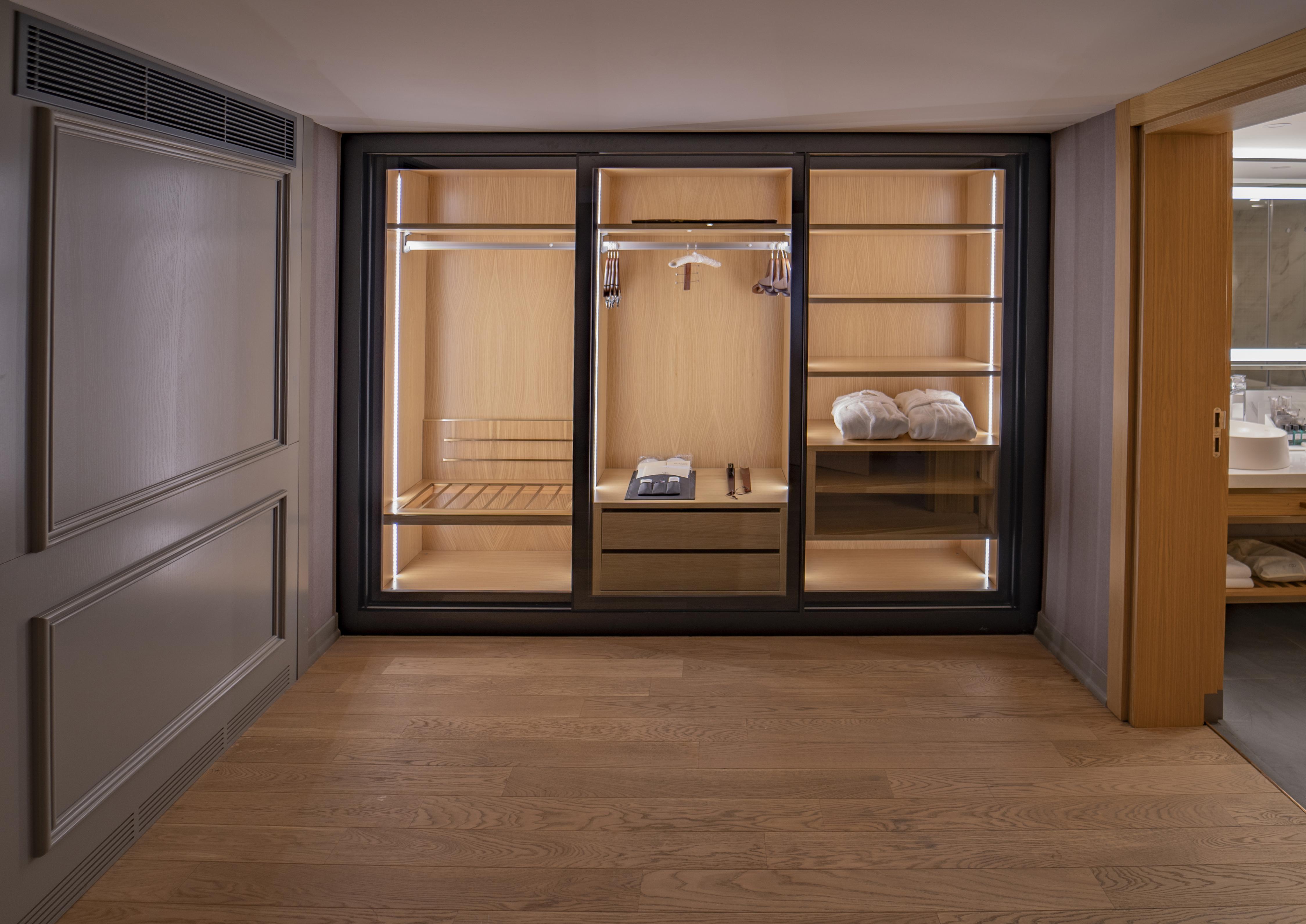 Sofitel Istanbul Taksim Hotell Eksteriør bilde A walk-in closet