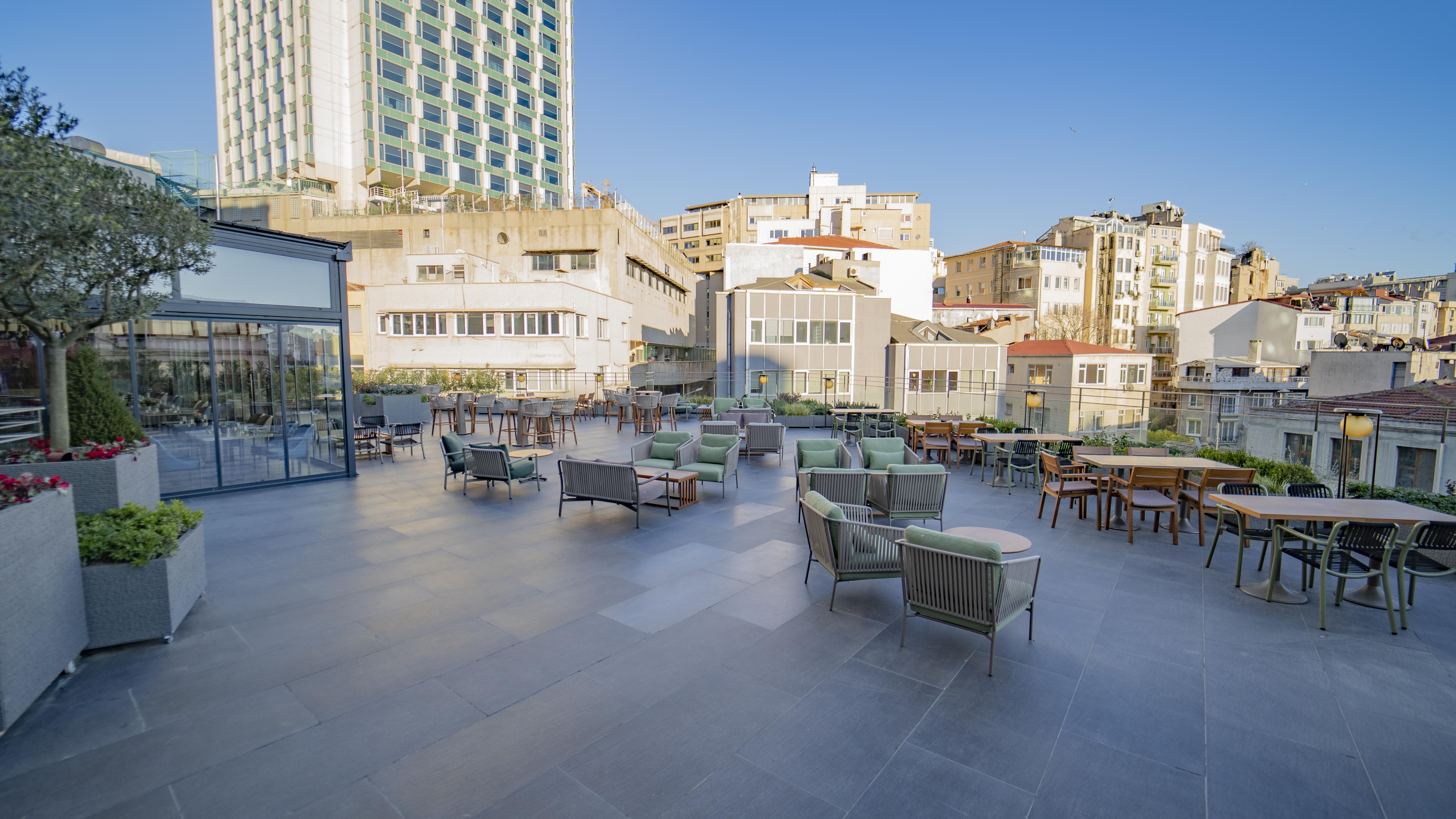 Sofitel Istanbul Taksim Hotell Eksteriør bilde The rooftop terrace