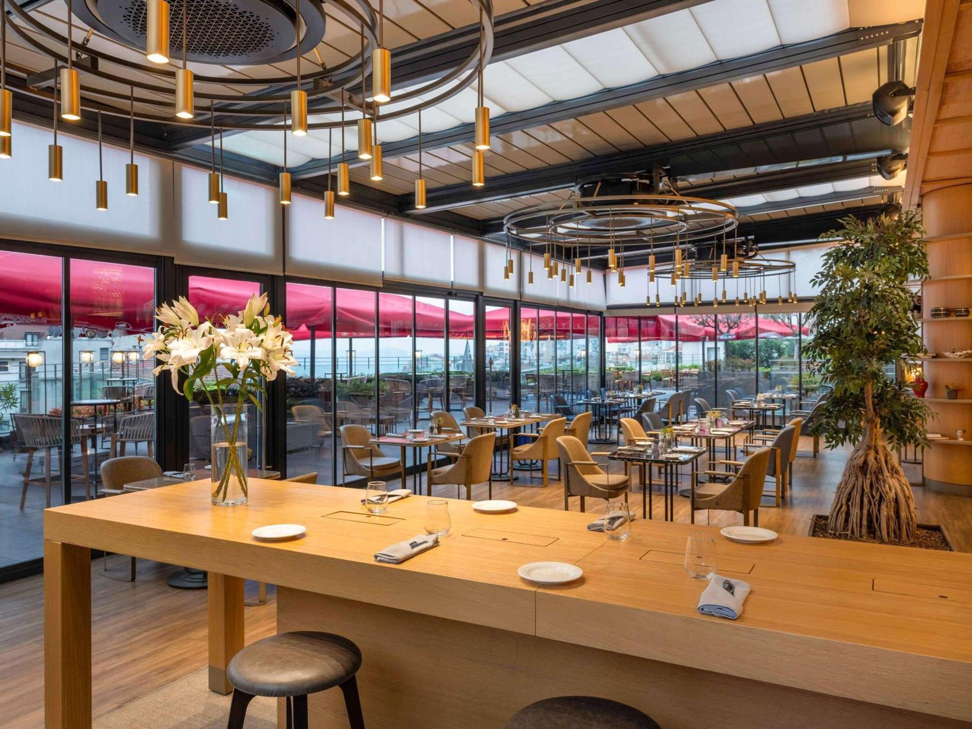 Sofitel Istanbul Taksim Hotell Eksteriør bilde Restaurant