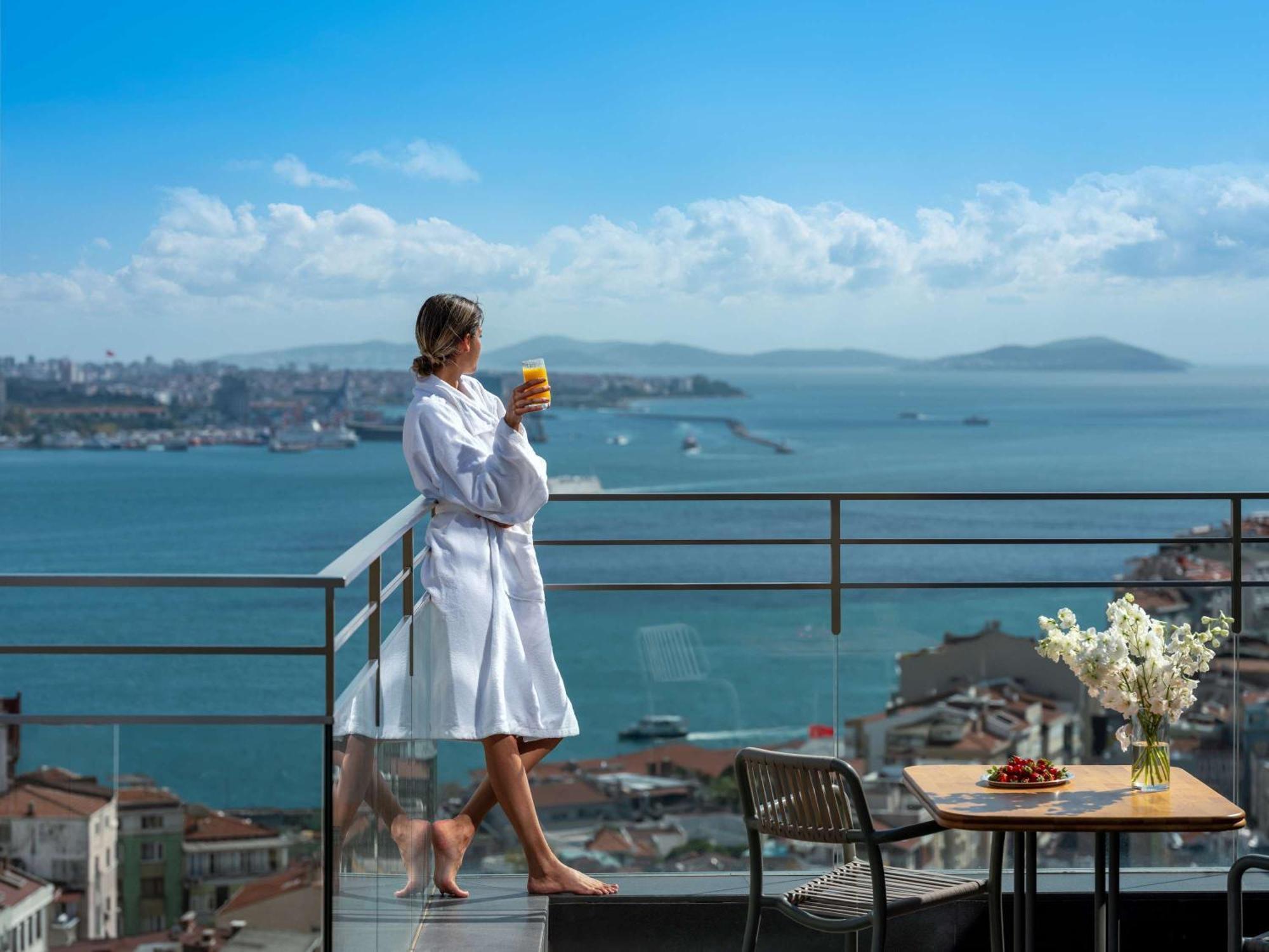 Sofitel Istanbul Taksim Hotell Eksteriør bilde View from the hotel