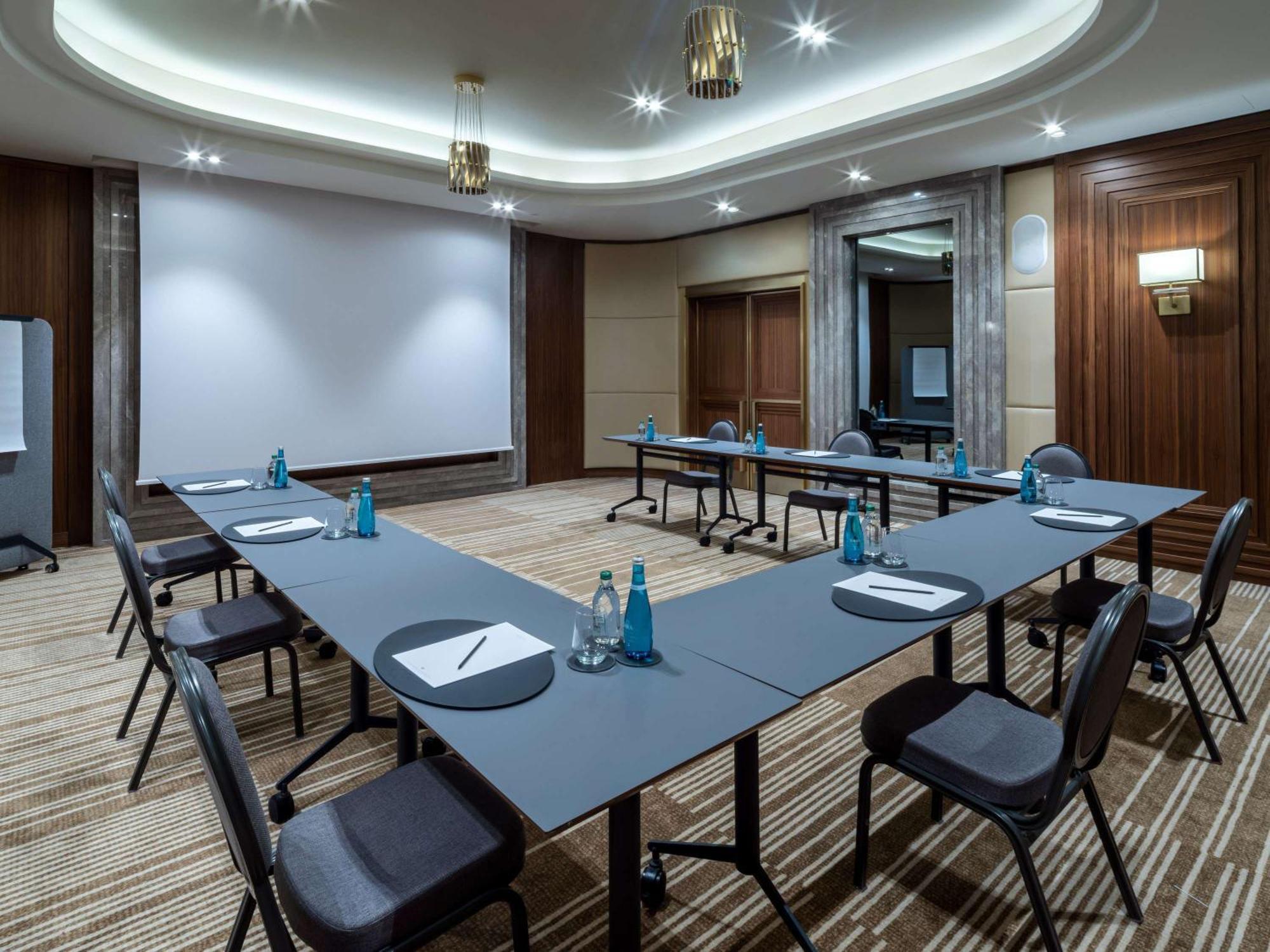 Sofitel Istanbul Taksim Hotell Eksteriør bilde Meeting room