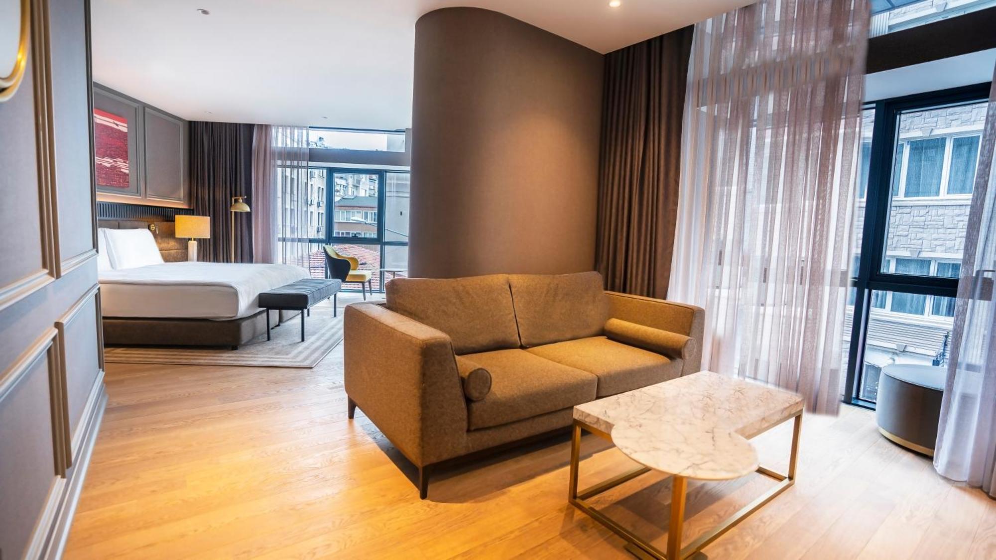 Sofitel Istanbul Taksim Hotell Eksteriør bilde A suite at the hotel